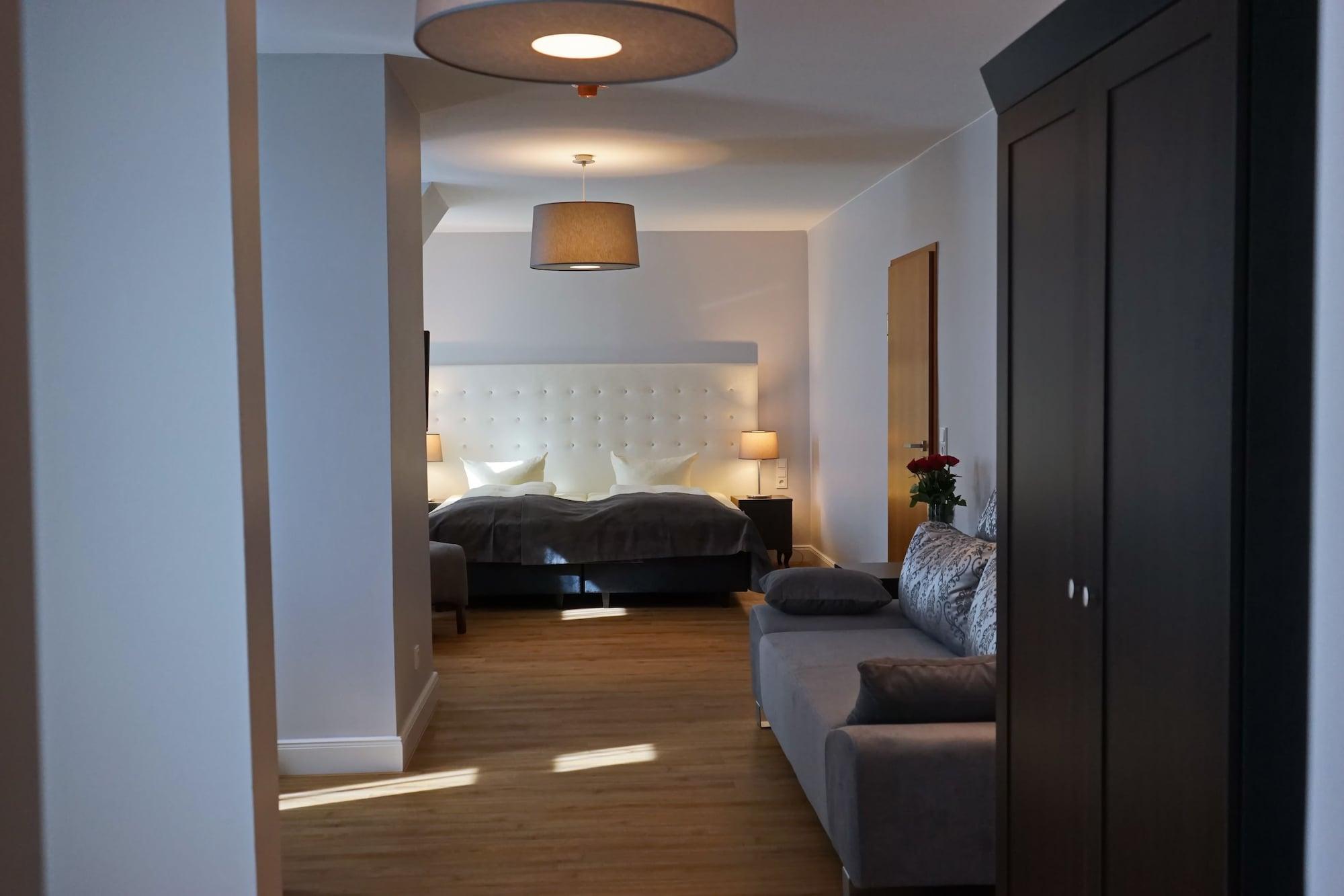 Hotel Rheinischer Hof Bad Soden Бад Зоден ам Таунус Екстериор снимка