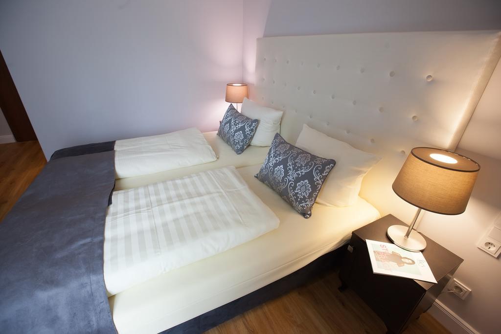 Hotel Rheinischer Hof Bad Soden Бад Зоден ам Таунус Екстериор снимка