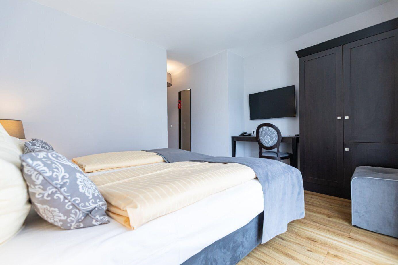 Hotel Rheinischer Hof Bad Soden Бад Зоден ам Таунус Екстериор снимка