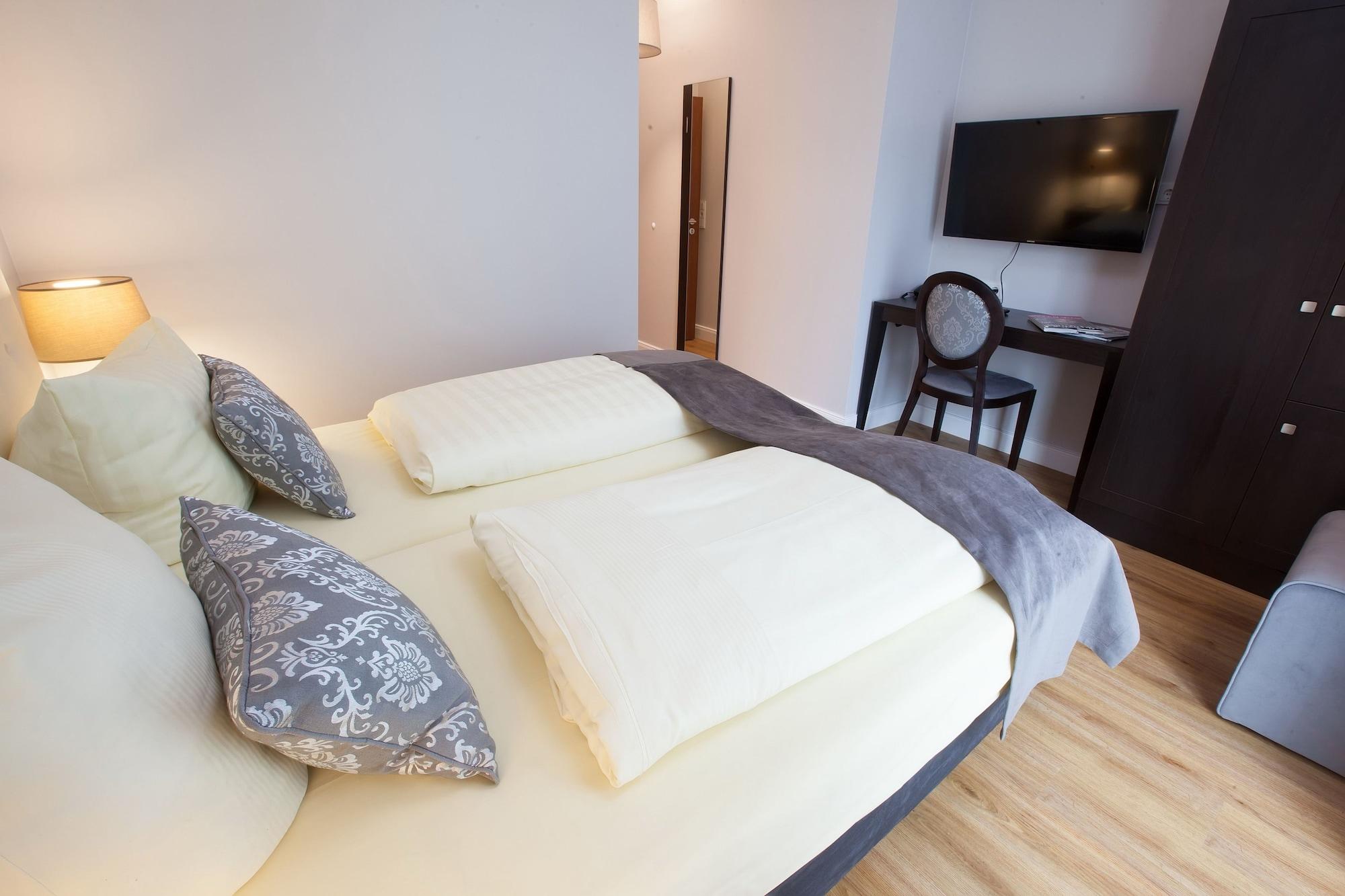 Hotel Rheinischer Hof Bad Soden Бад Зоден ам Таунус Екстериор снимка